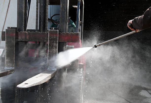 Best Sign and Awning Cleaning  in Richgrove, CA